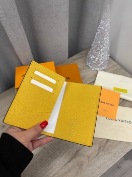 Обложка на паспорт Louis Vuitton Артикул BMS-138016. Вид 2