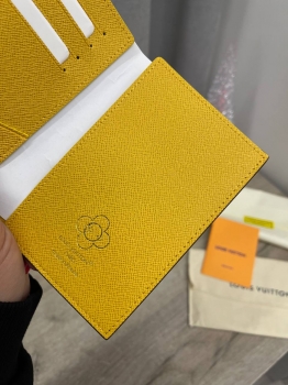 Обложка на паспорт Louis Vuitton Артикул BMS-138016. Вид 4