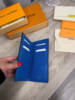 Купюрник Louis Vuitton Артикул BMS-138070. Вид 4
