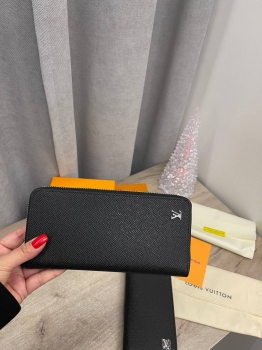 Кошелёк Louis Vuitton Артикул BMS-138069. Вид 1