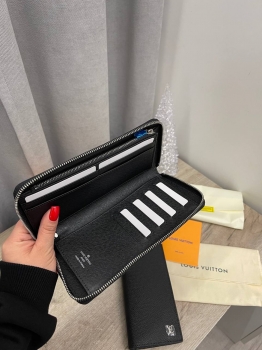 Кошелёк Louis Vuitton Артикул BMS-138069. Вид 2