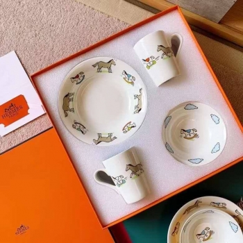 Набор посуды детский Hermes Артикул BMS-138088. Вид 1