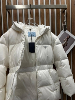 Пуховик Prada Артикул BMS-138338. Вид 2