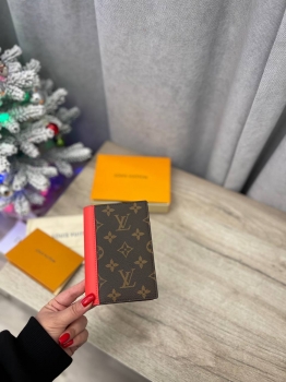 Обложка на паспорт Louis Vuitton Артикул BMS-138561. Вид 1