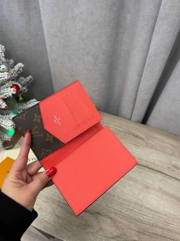 Обложка на паспорт Louis Vuitton Артикул BMS-138561. Вид 3
