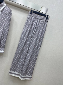 Костюм женский Louis Vuitton Артикул BMS-138770. Вид 2