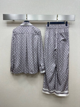 Костюм женский Louis Vuitton Артикул BMS-138770. Вид 3