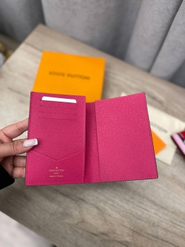 Обложка на паспорт  Louis Vuitton Артикул BMS-138965. Вид 3