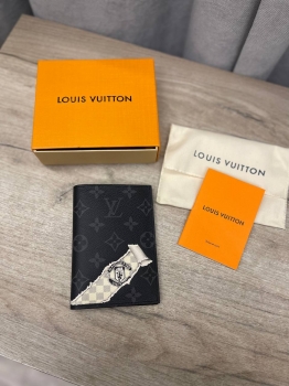 Обложка на паспорт  Louis Vuitton Артикул BMS-138960. Вид 1