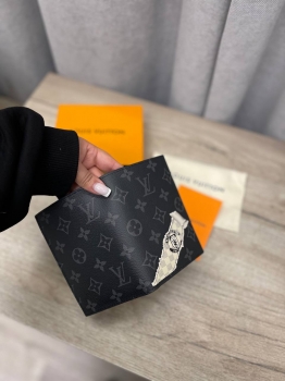 Обложка на паспорт  Louis Vuitton Артикул BMS-138960. Вид 2