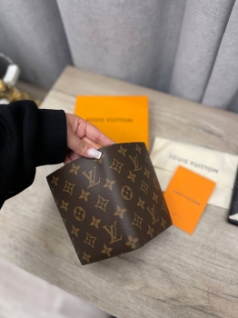 Обложка на паспорт  Louis Vuitton Артикул BMS-138961. Вид 2