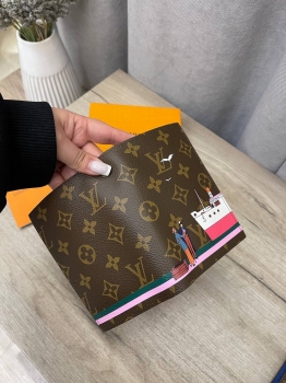Обложка на паспорт  Louis Vuitton Артикул BMS-139100. Вид 2