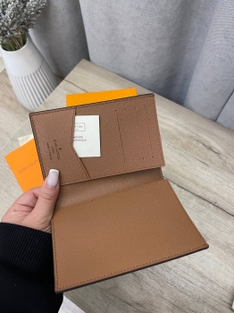Обложка на паспорт  Louis Vuitton Артикул BMS-139098. Вид 2