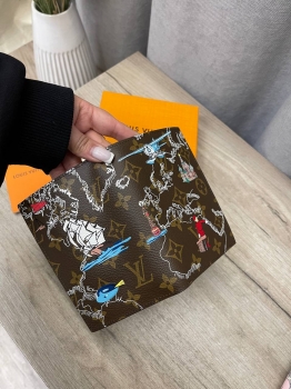 Обложка на паспорт  Louis Vuitton Артикул BMS-139098. Вид 3