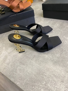 Босоножки Yves Saint Laurent Артикул BMS-139143. Вид 1