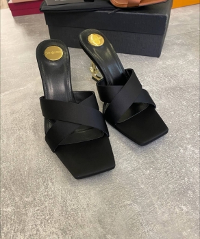 Босоножки Yves Saint Laurent Артикул BMS-139143. Вид 4