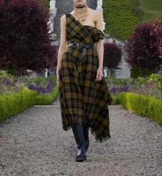 Платье  Christian Dior Артикул BMS-139390. Вид 1