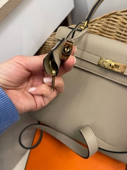 Сумка женская   Kelly 25, GHW Togo   Hermes Артикул BMS-139491. Вид 2
