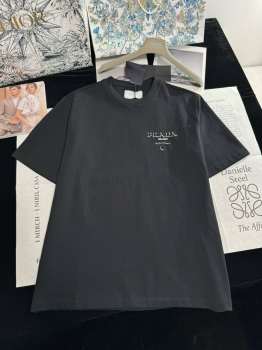 Футболка женская Prada Артикул BMS-139517. Вид 1
