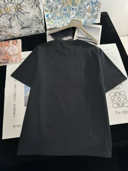 Футболка женская Prada Артикул BMS-139517. Вид 2