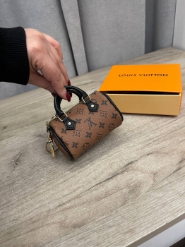 Брелок Louis Vuitton Артикул BMS-139561. Вид 3