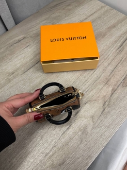 Брелок Louis Vuitton Артикул BMS-139561. Вид 4