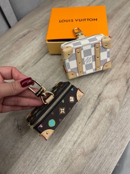Брелок Louis Vuitton Артикул BMS-139560. Вид 2