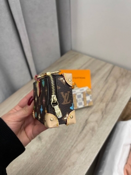 Брелок Louis Vuitton Артикул BMS-139560. Вид 3
