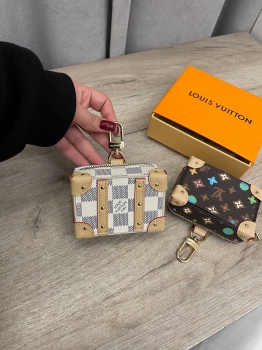 Брелок Louis Vuitton Артикул BMS-139559. Вид 1