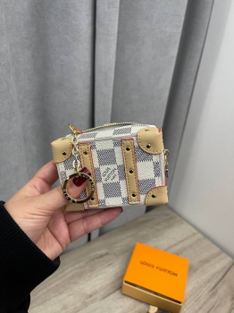 Брелок Louis Vuitton Артикул BMS-139559. Вид 5