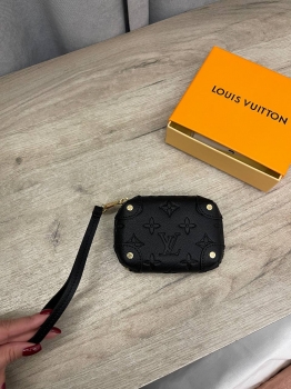 Кошелёк  Louis Vuitton Артикул BMS-139555. Вид 1