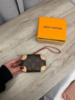 Кошелёк  Louis Vuitton Артикул BMS-139556. Вид 1