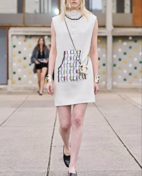 Платье   Chanel Артикул BMS-139617. Вид 1