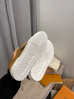 Кроссовки  Louis Vuitton Артикул BMS-139685. Вид 3