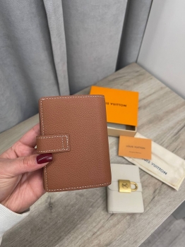 Кошелёк Louis Vuitton Артикул BMS-139752. Вид 2