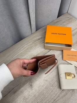 Кошелёк Louis Vuitton Артикул BMS-139752. Вид 4
