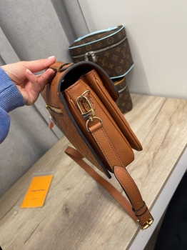 Сумка женская Louis Vuitton Артикул BMS-139756. Вид 2