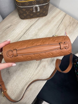 Сумка женская Louis Vuitton Артикул BMS-139756. Вид 4
