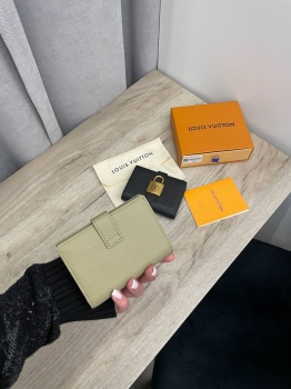 Кошелёк Louis Vuitton Артикул BMS-139762. Вид 2