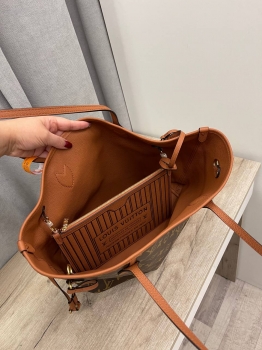 Двусторонняя сумка   Neverfull  Louis Vuitton Артикул BMS-139779. Вид 2