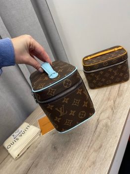 Несессер  Nice mini из вощеной канвы Monogram Macassar Louis Vuitton Артикул BMS-139783. Вид 3