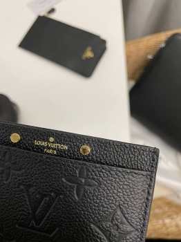 Картхолдер Louis Vuitton Артикул BMS-139946. Вид 3