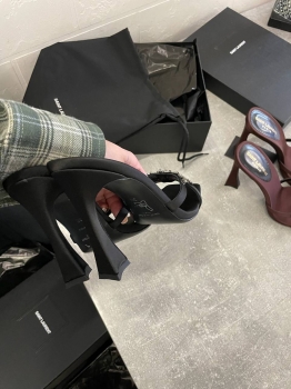 Босоножки  Yves Saint Laurent Артикул BMS-140190. Вид 6