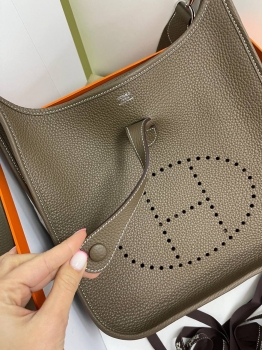 Сумка женская Evelyne 29 cm Clemence leather  Hermes Артикул BMS-140395. Вид 2