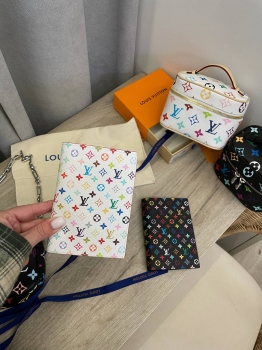 Обложка на паспорт  Louis Vuitton Артикул BMS-140613. Вид 1