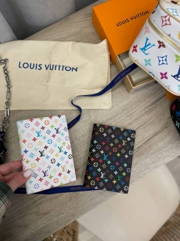 Обложка на паспорт  Louis Vuitton Артикул BMS-140613. Вид 2