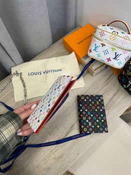 Обложка на паспорт  Louis Vuitton Артикул BMS-140613. Вид 4