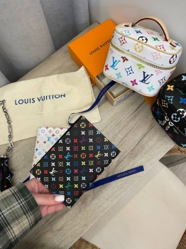 Обложка на паспорт  Louis Vuitton Артикул BMS-140614. Вид 3