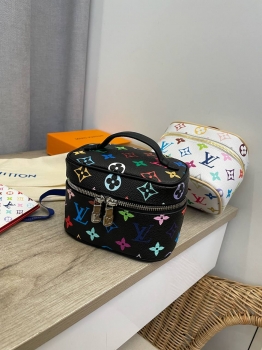 Косметичка  Louis Vuitton Артикул BMS-140615. Вид 1