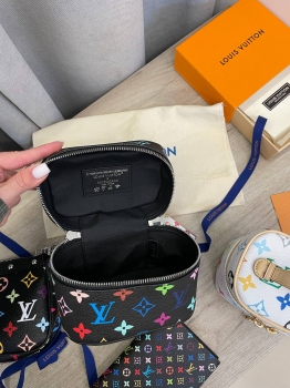 Косметичка  Louis Vuitton Артикул BMS-140615. Вид 7
